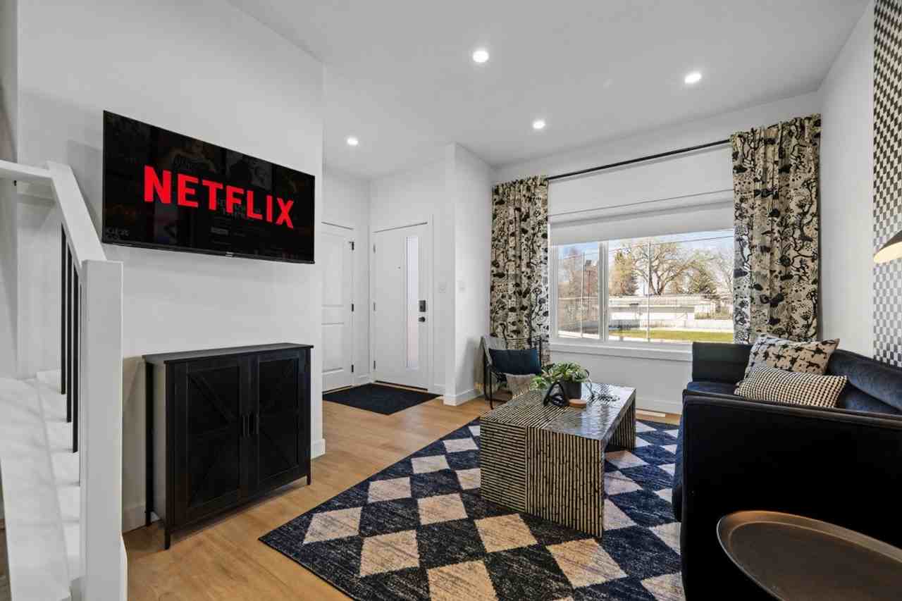 11025 155 Street Northwest #1308633P - Photo 3 of 50