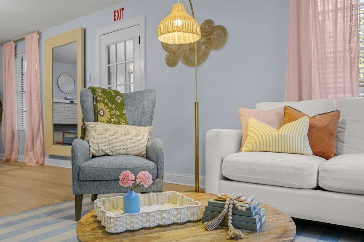 522 31st St W #1332405P - Photo 2 of 47