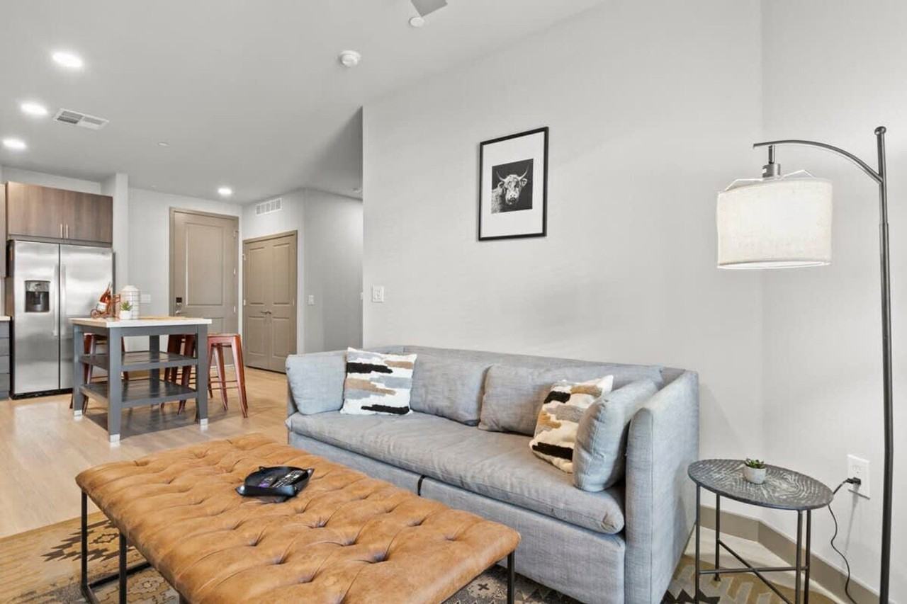 390 N 2nd Ave #1343749P - Photo 3 of 50