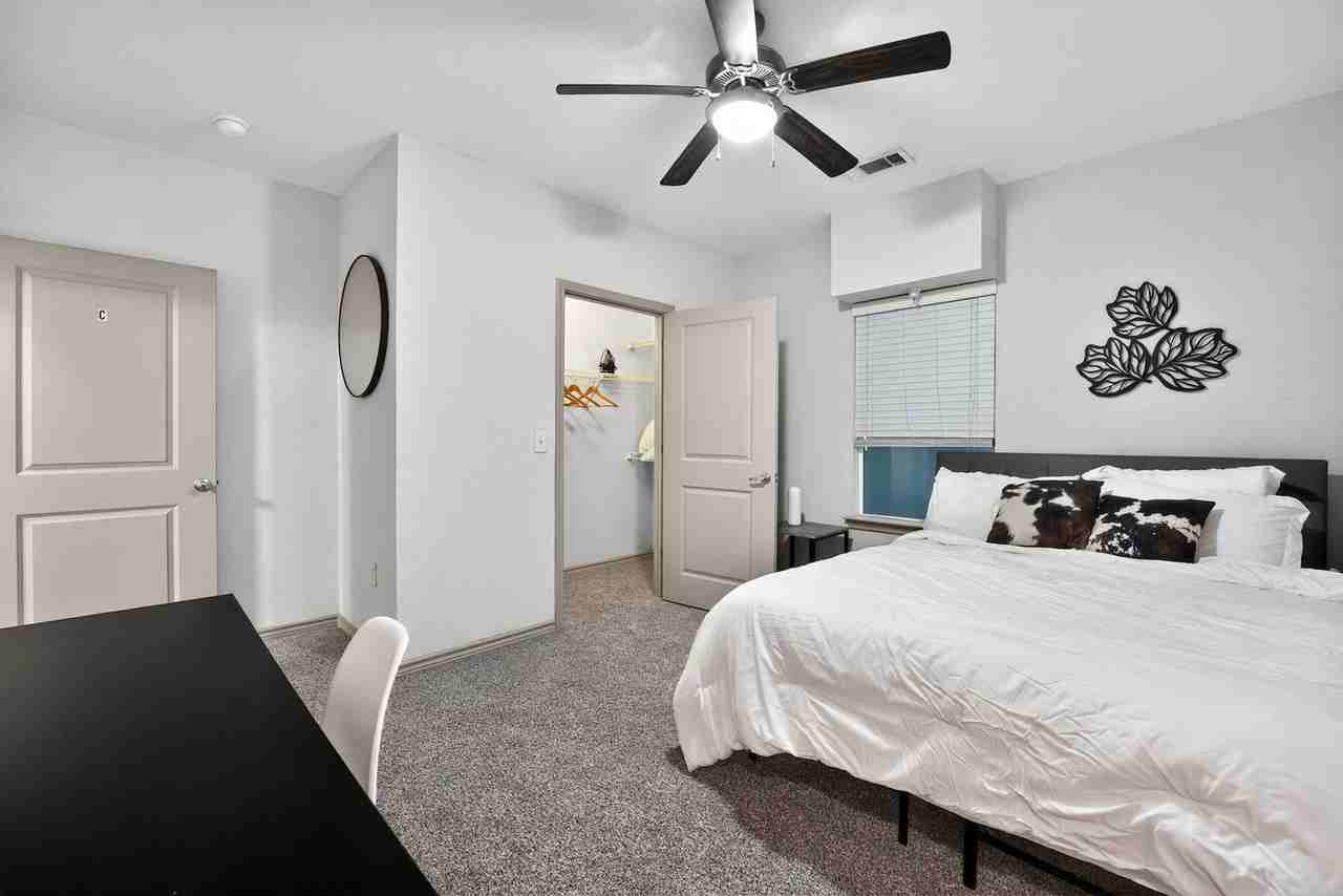 800 West 26th Street #1356286P - Photo 6 of 27