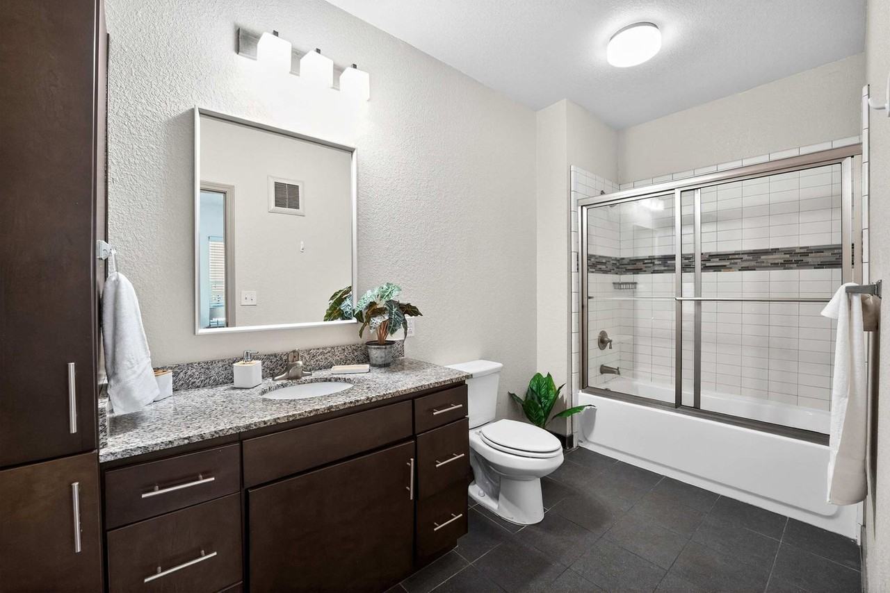 800 West 26th Street #1356286P - Photo 7 of 27