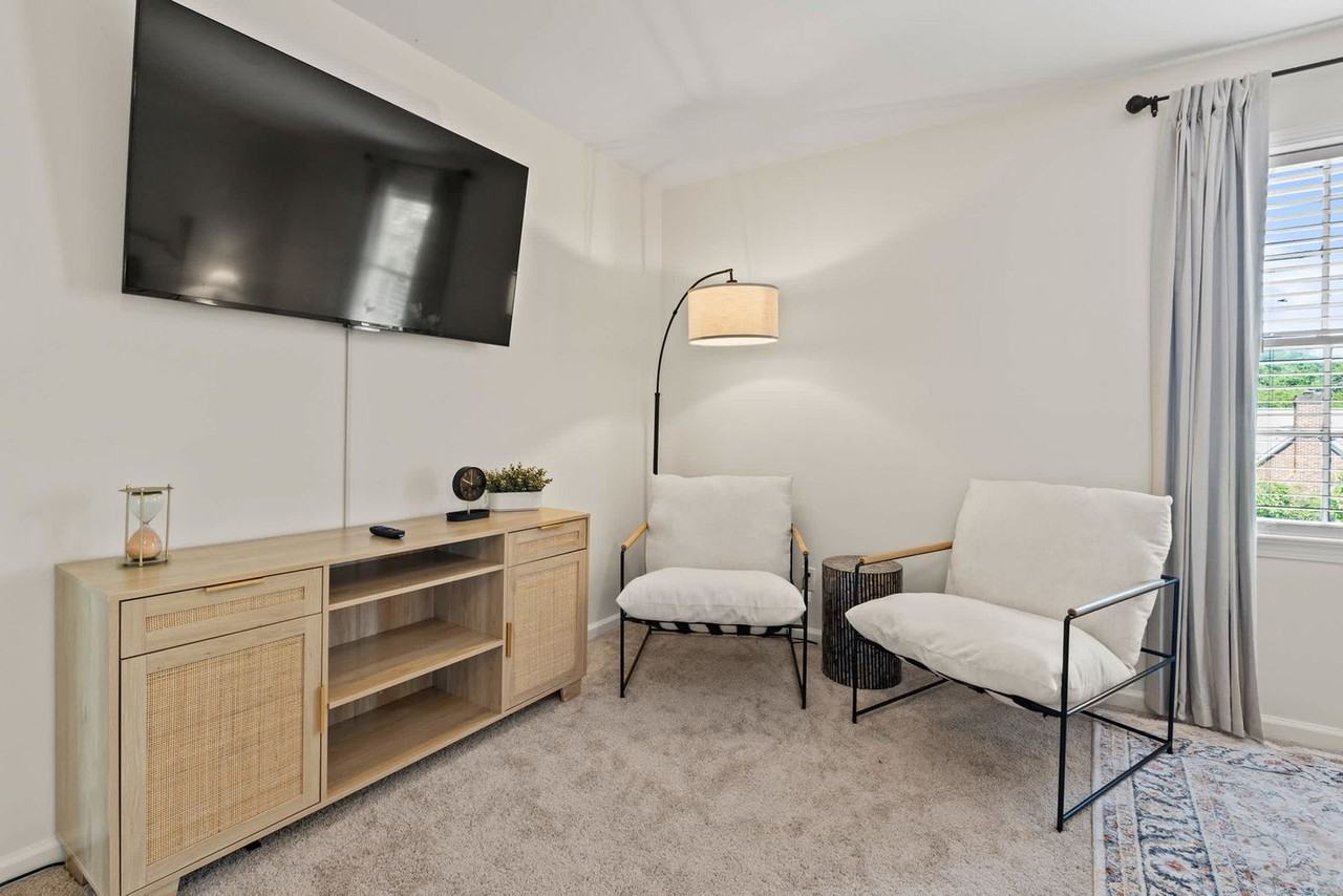 1516 Maple Street #1356269P - Photo 5 of 38