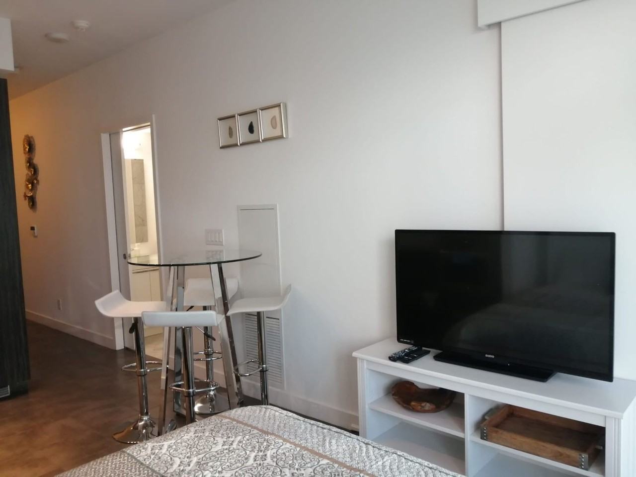 14 York Street #1347728P - Photo 2 of 26