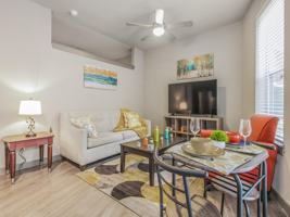 featured image of 1915 Canterbury St