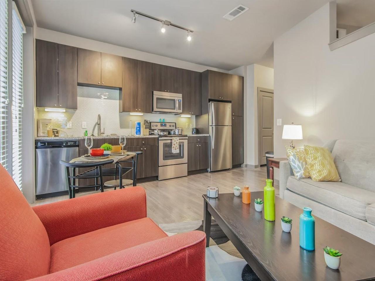 1915 Canterbury St #1359154P - Photo 4 of 19