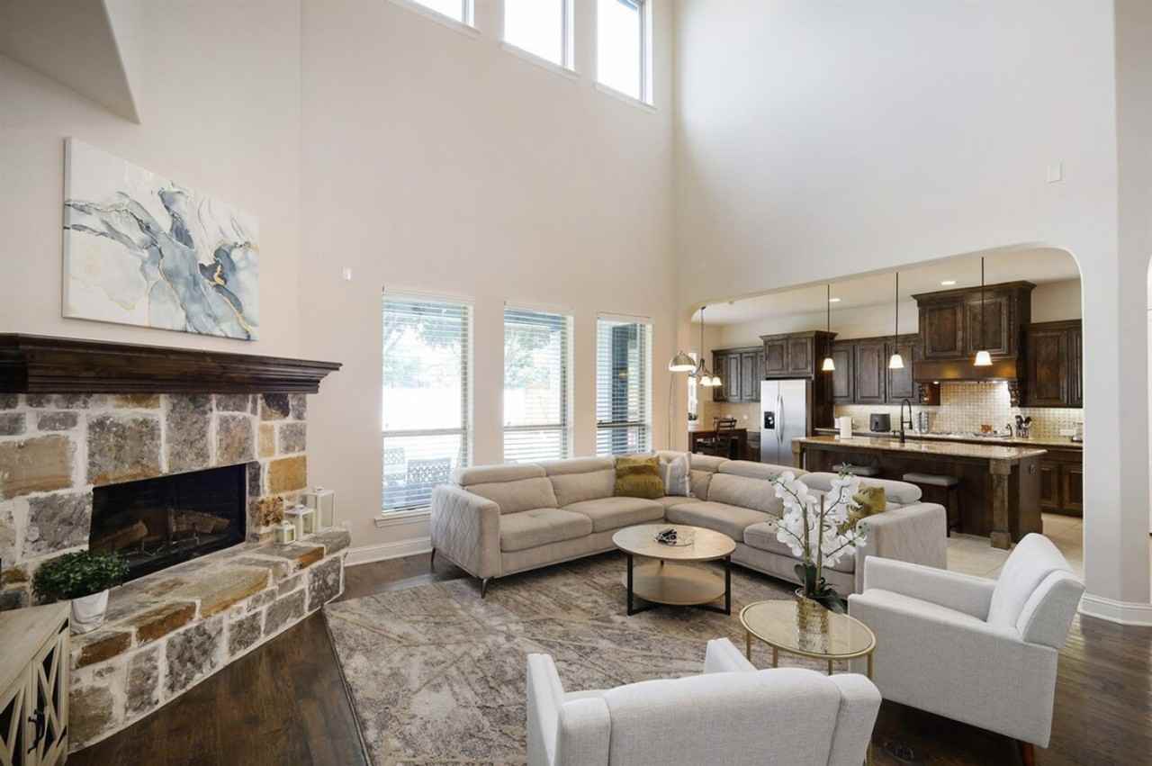 10835 Kingsford Lane #1363565P - Photo 3 of 48