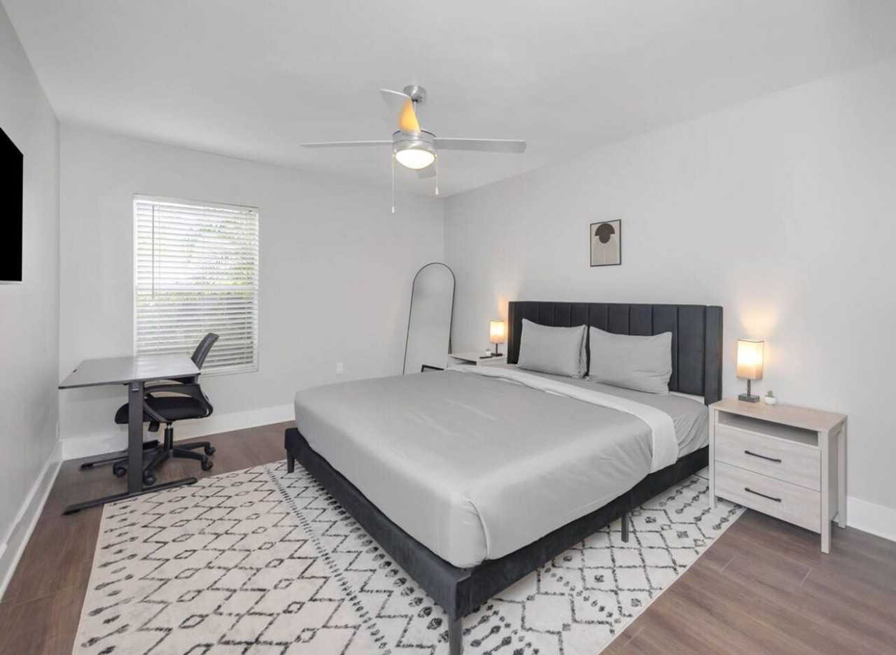 4301 West Cleveland Street #1365975P - Photo 2 of 46