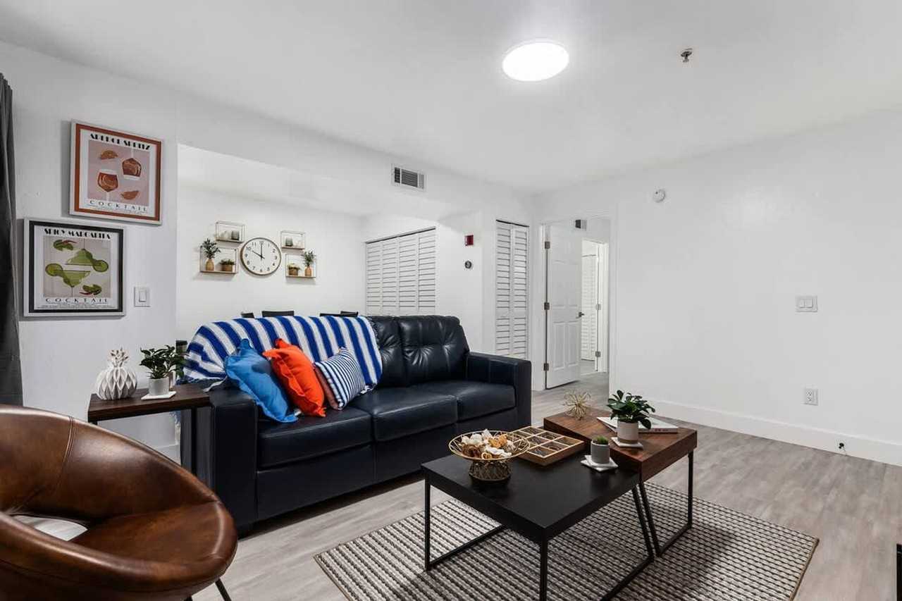 2360 Sw Archer Rd #1356332P - Photo 7 of 32