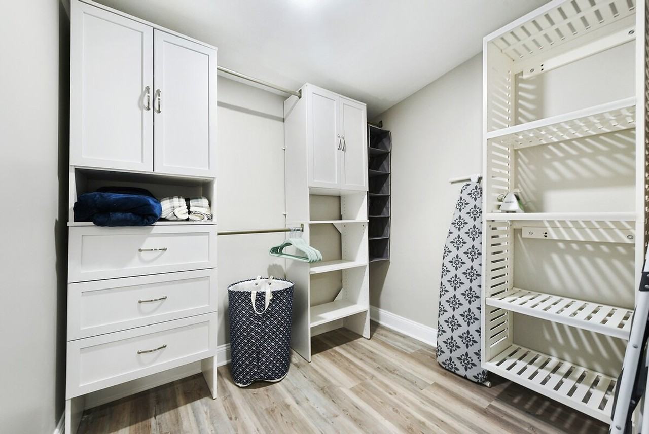 444 Oneida St #1359752P - Photo 6 of 50