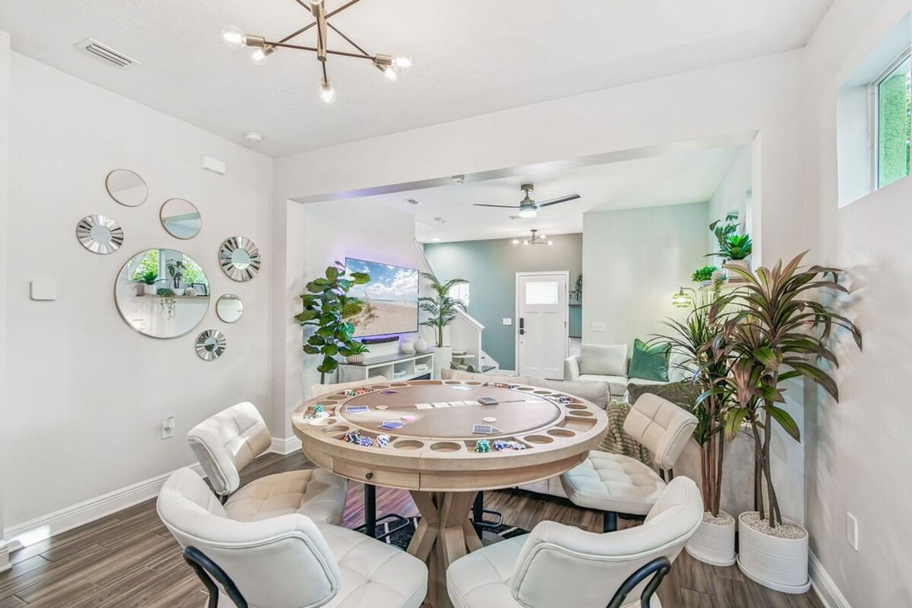 109 West Hollywood Street #1295473P - Photo 6 of 50