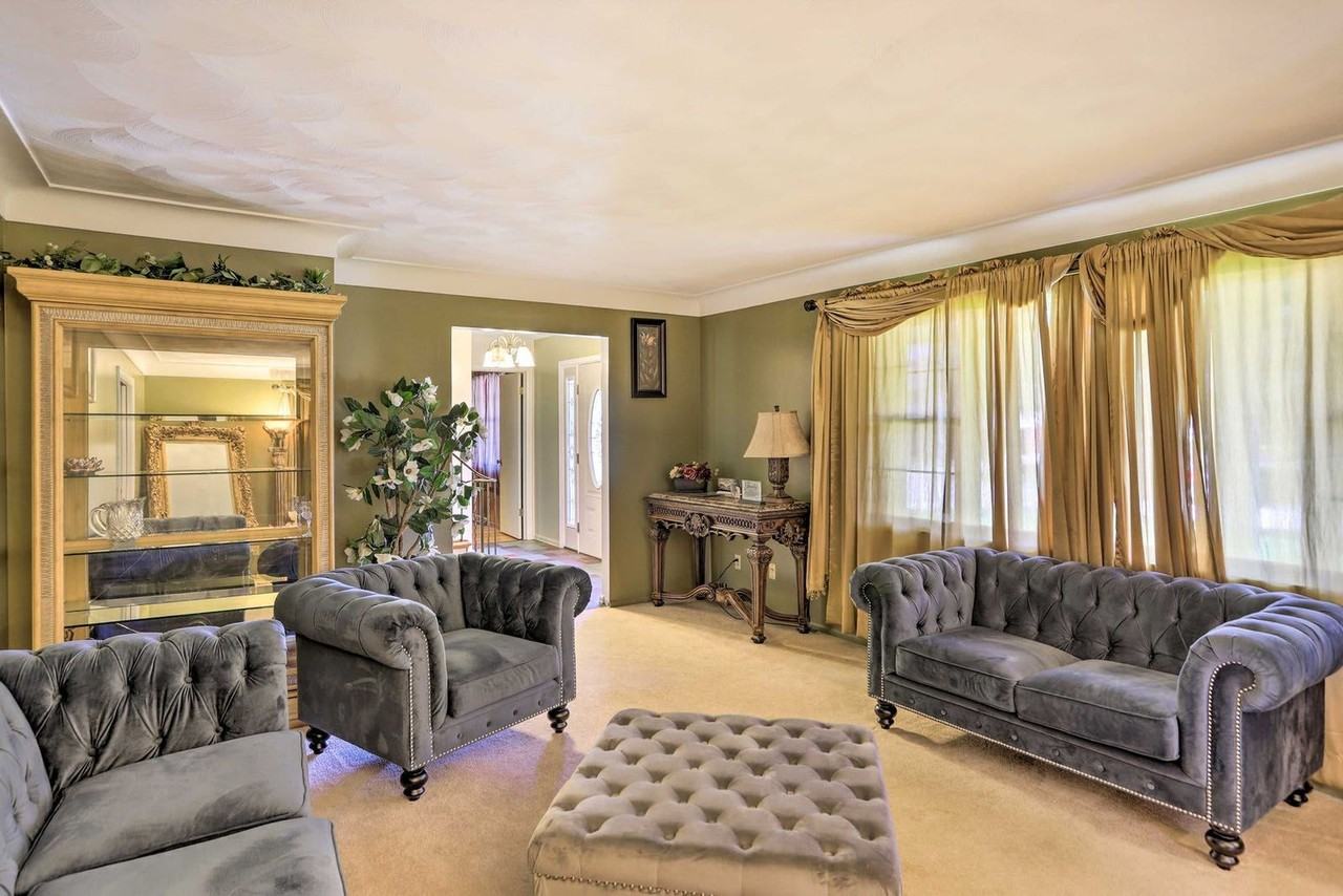 1960 Pinelawn Dr #1287553P - Photo 5 of 34