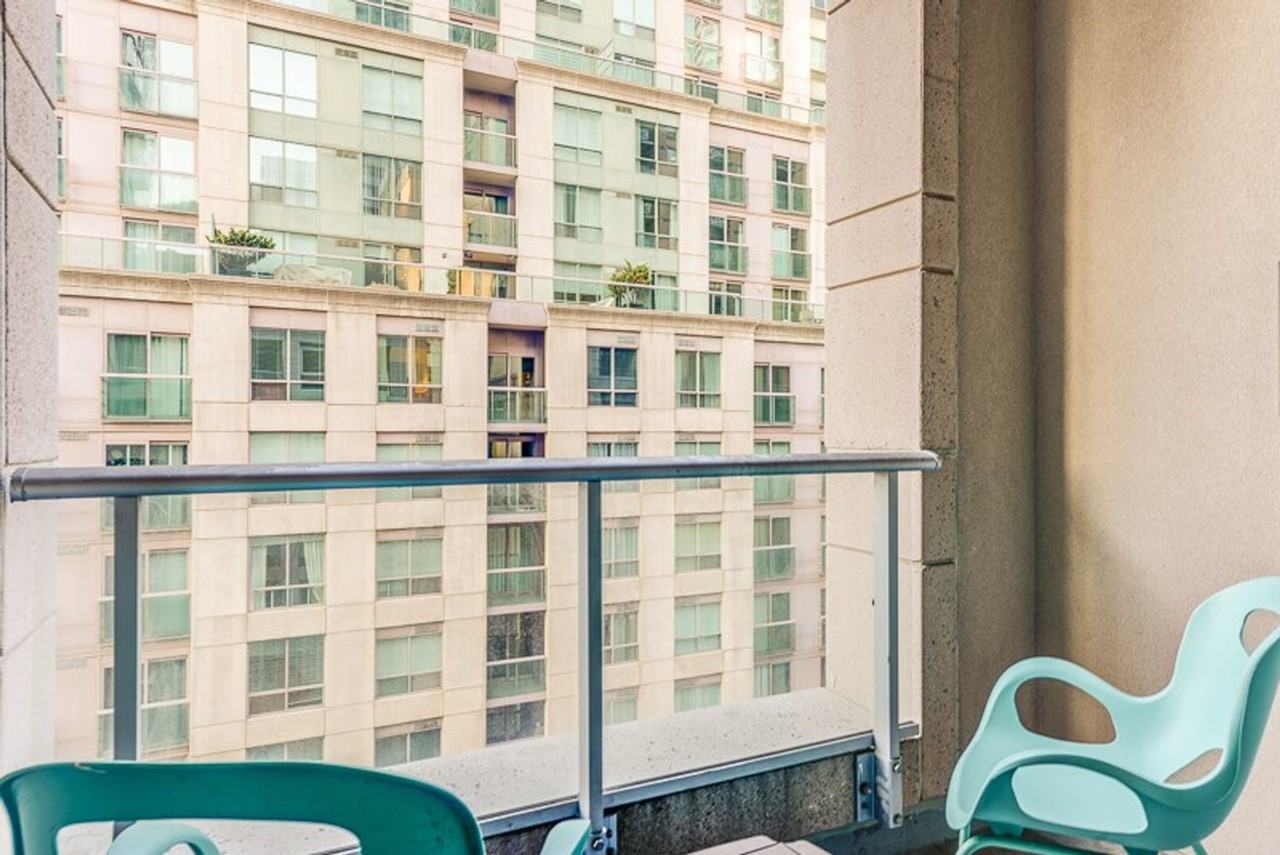 210 Adelaide Street West #1034861P - Photo 4 of 10