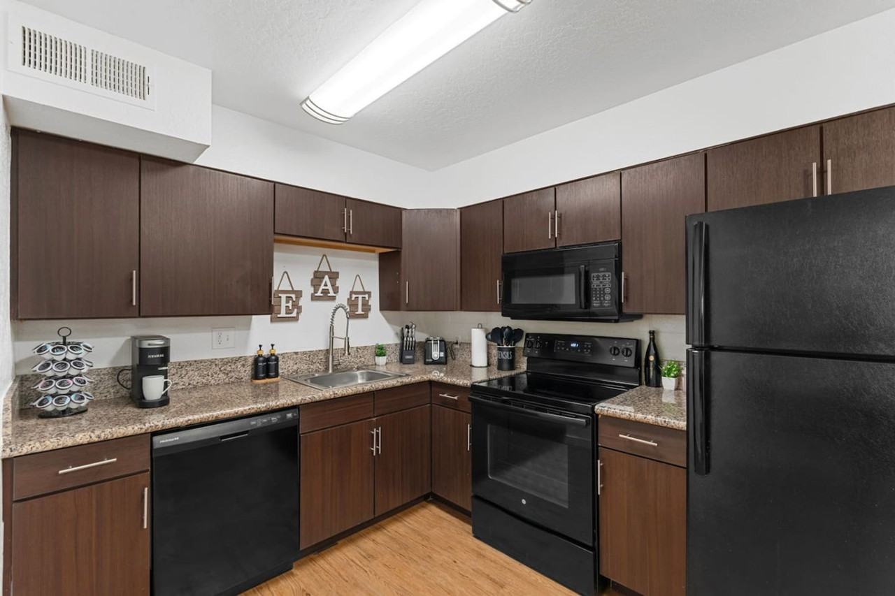 109 East Broadway Road - Photo 4 of 28