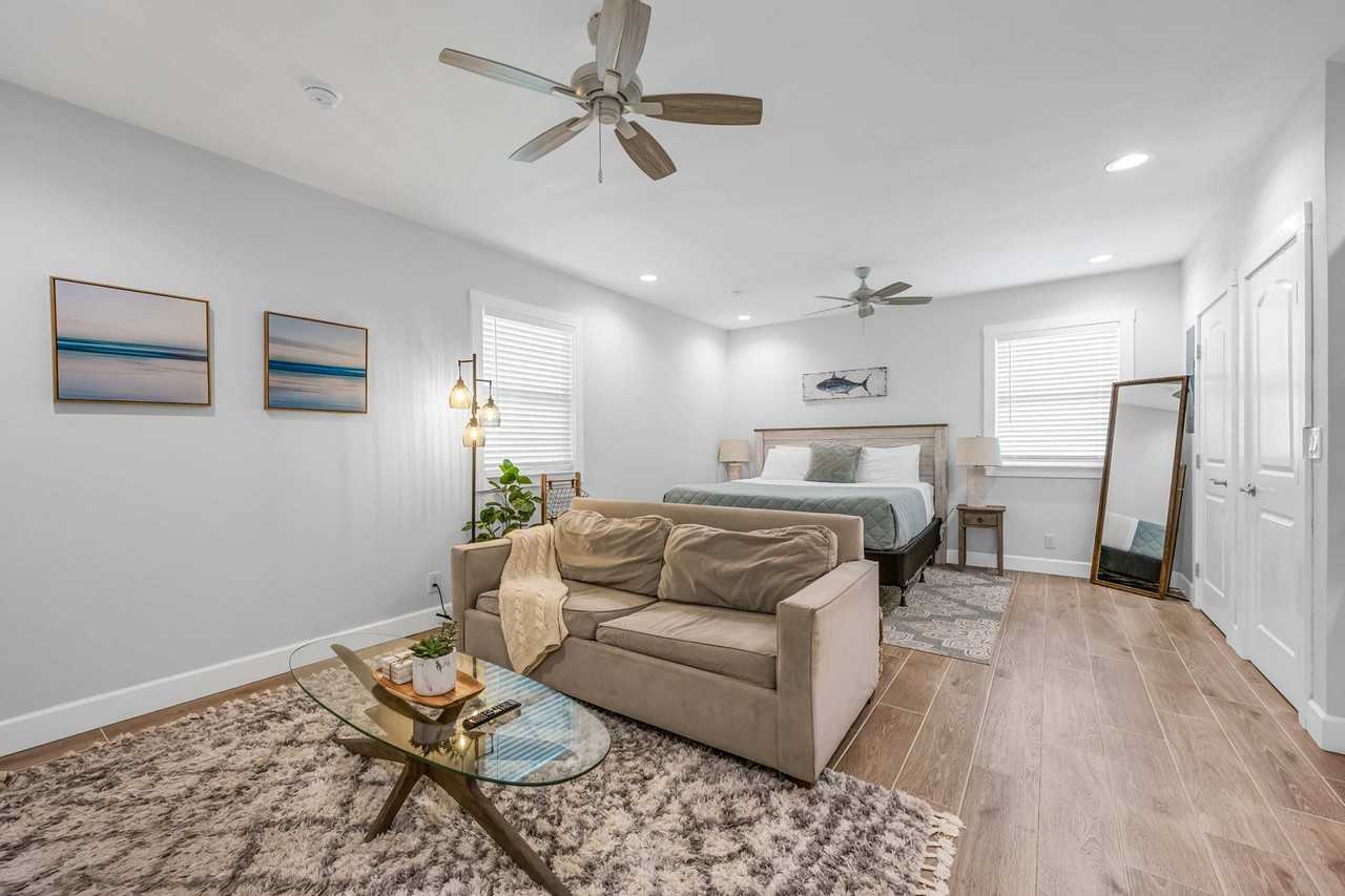 905 N Tropical Trl #1044405P - Photo 3 of 26