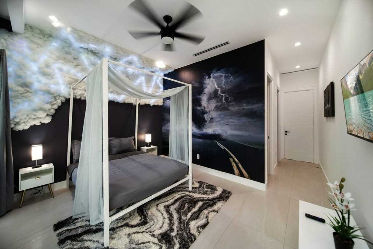 601 Northeast 16th Avenue #1369650P - Photo 2 of 42