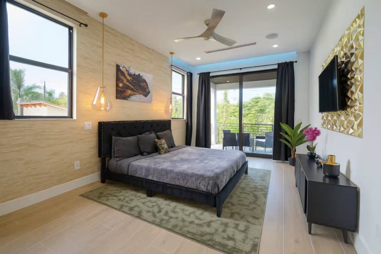 1812 Miami Rd #1369670P - Photo 7 of 23