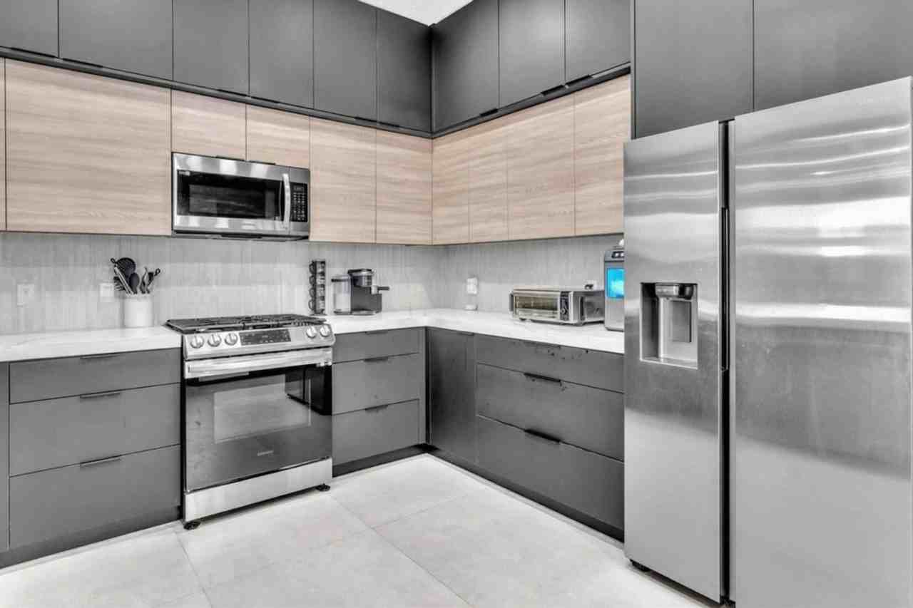 2609 Center Ave #1369657P - Photo 7 of 41