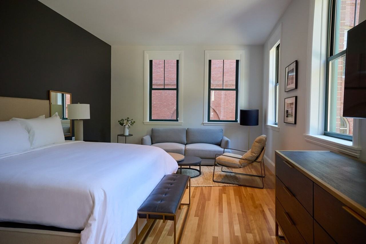 113 Middle Street #1366934P - Photo 3 of 10