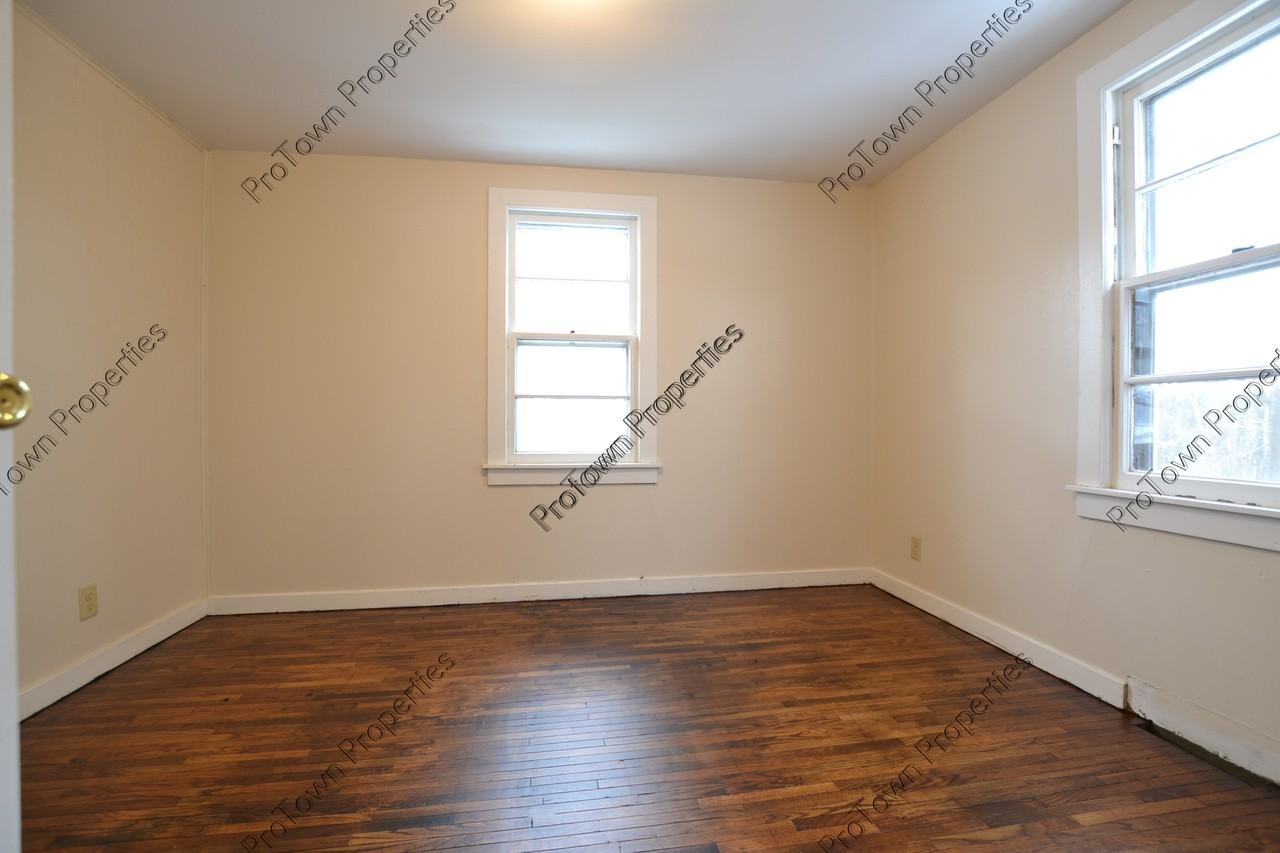 329 White Avenue - Photo 6 of 7