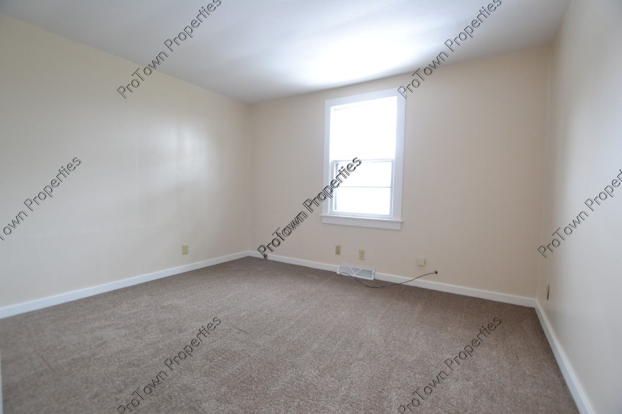 329 White Avenue - Photo 7 of 7