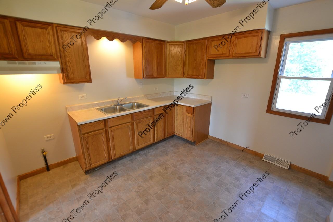 821 Penfield Avenue - Photo 5 of 10