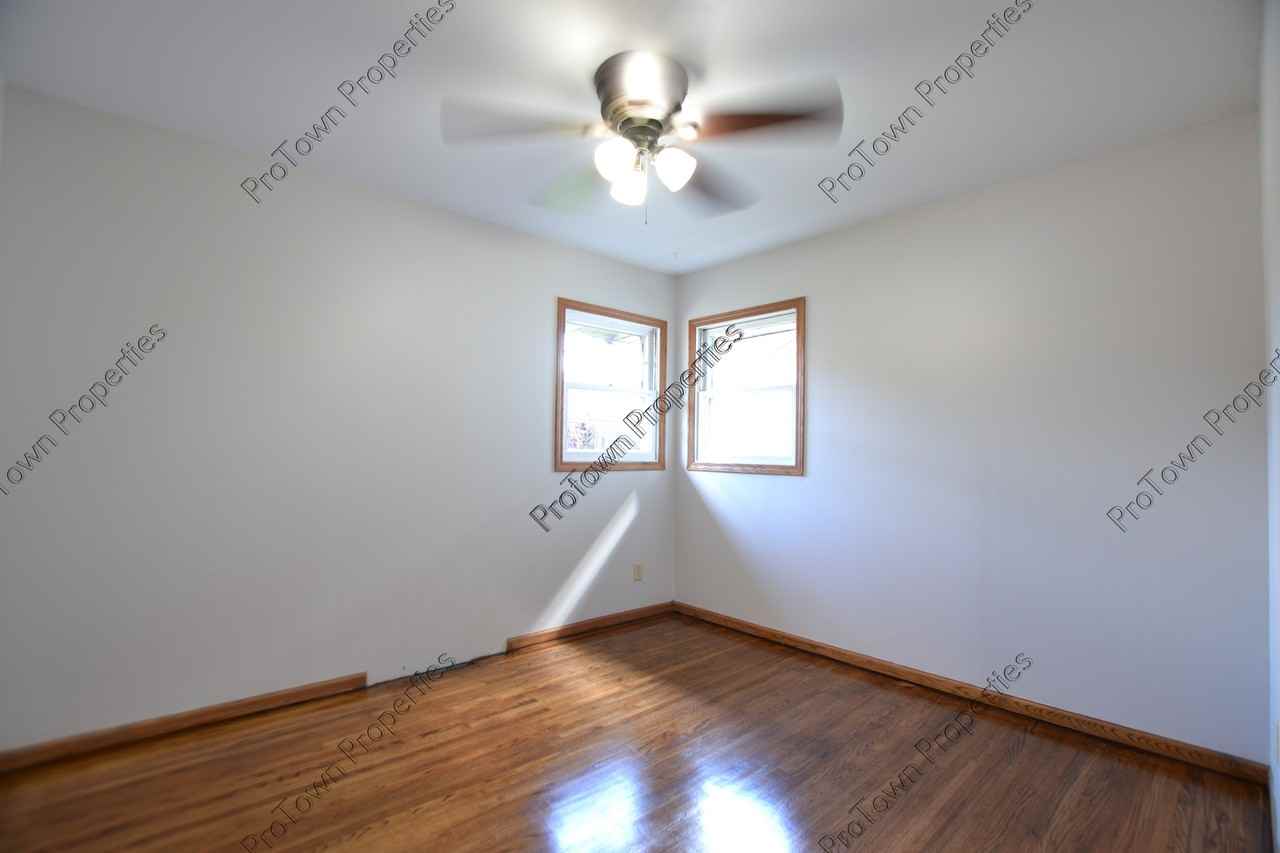 131 Robinson Drive - Photo 4 of 8