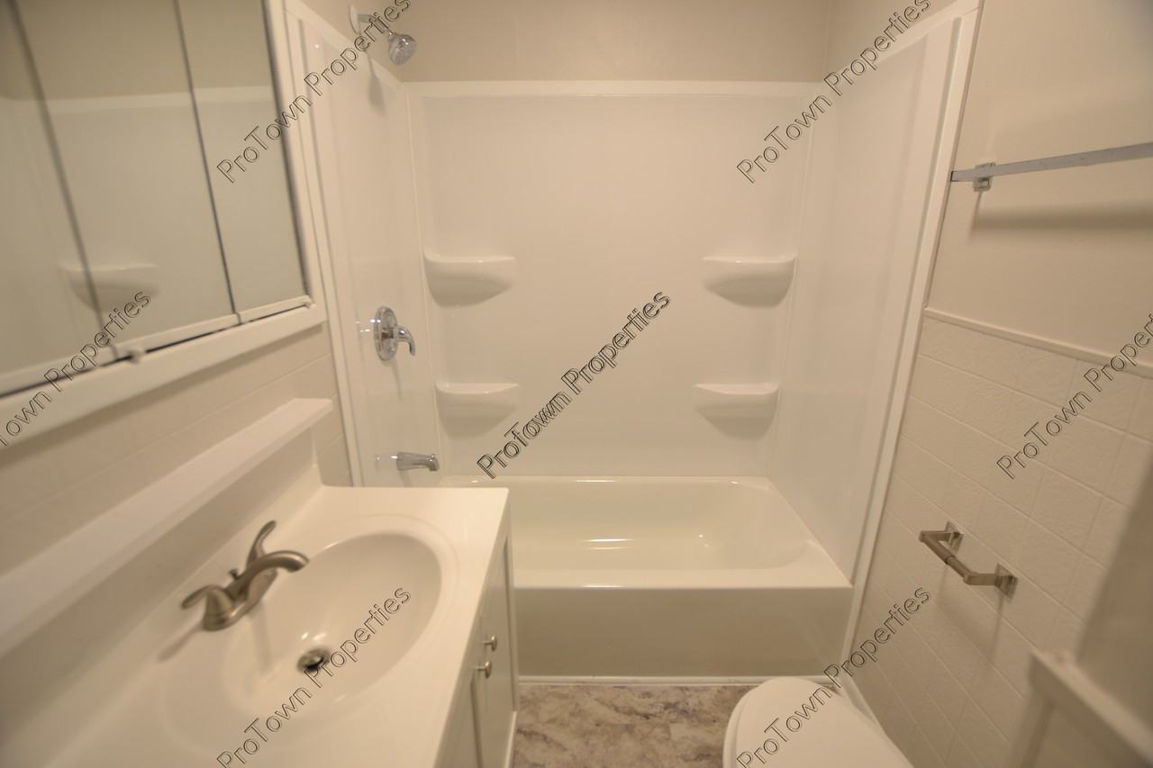 131 Robinson Drive - Photo 6 of 8