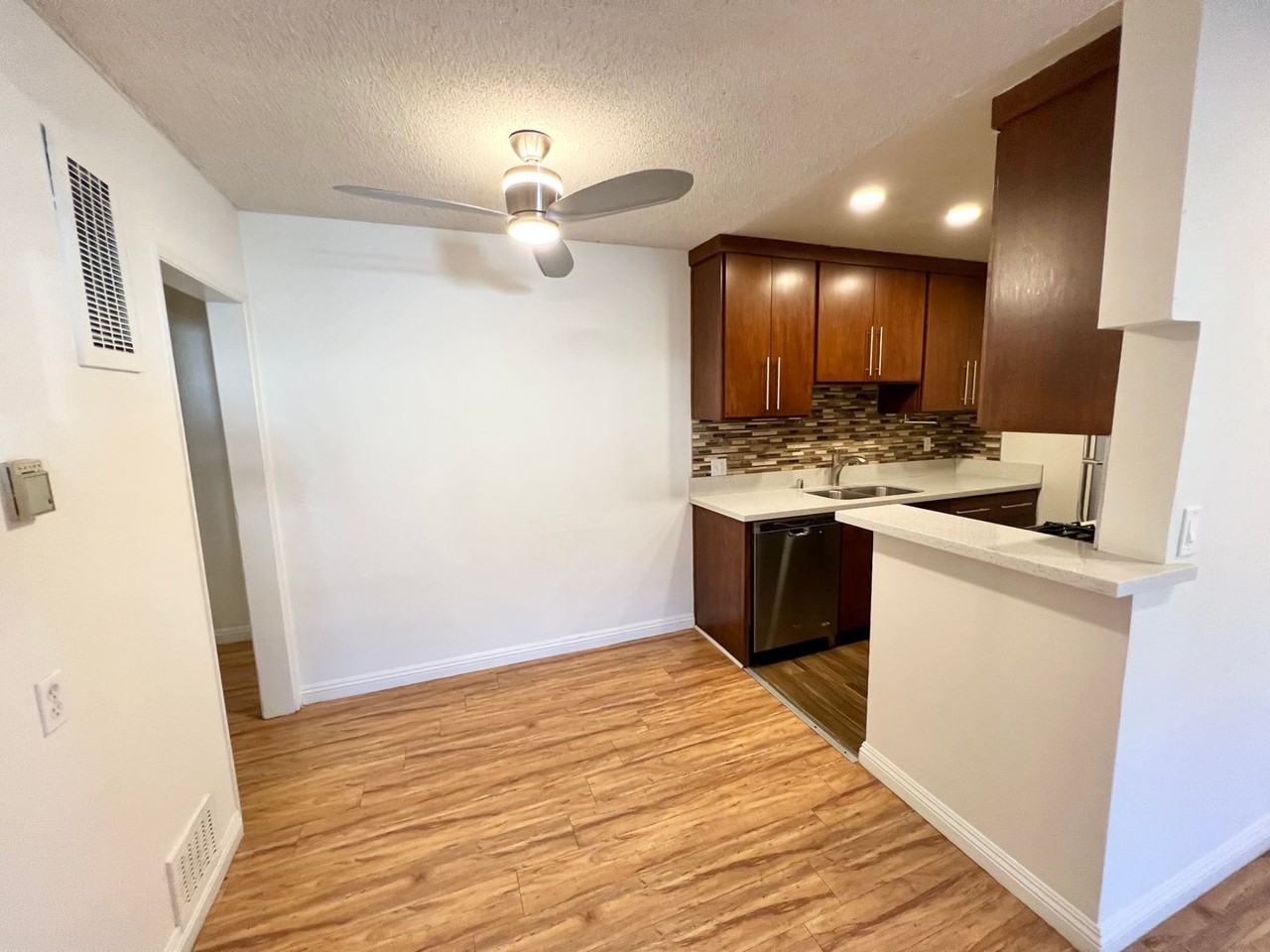 key3601 - Photo 6 of 33