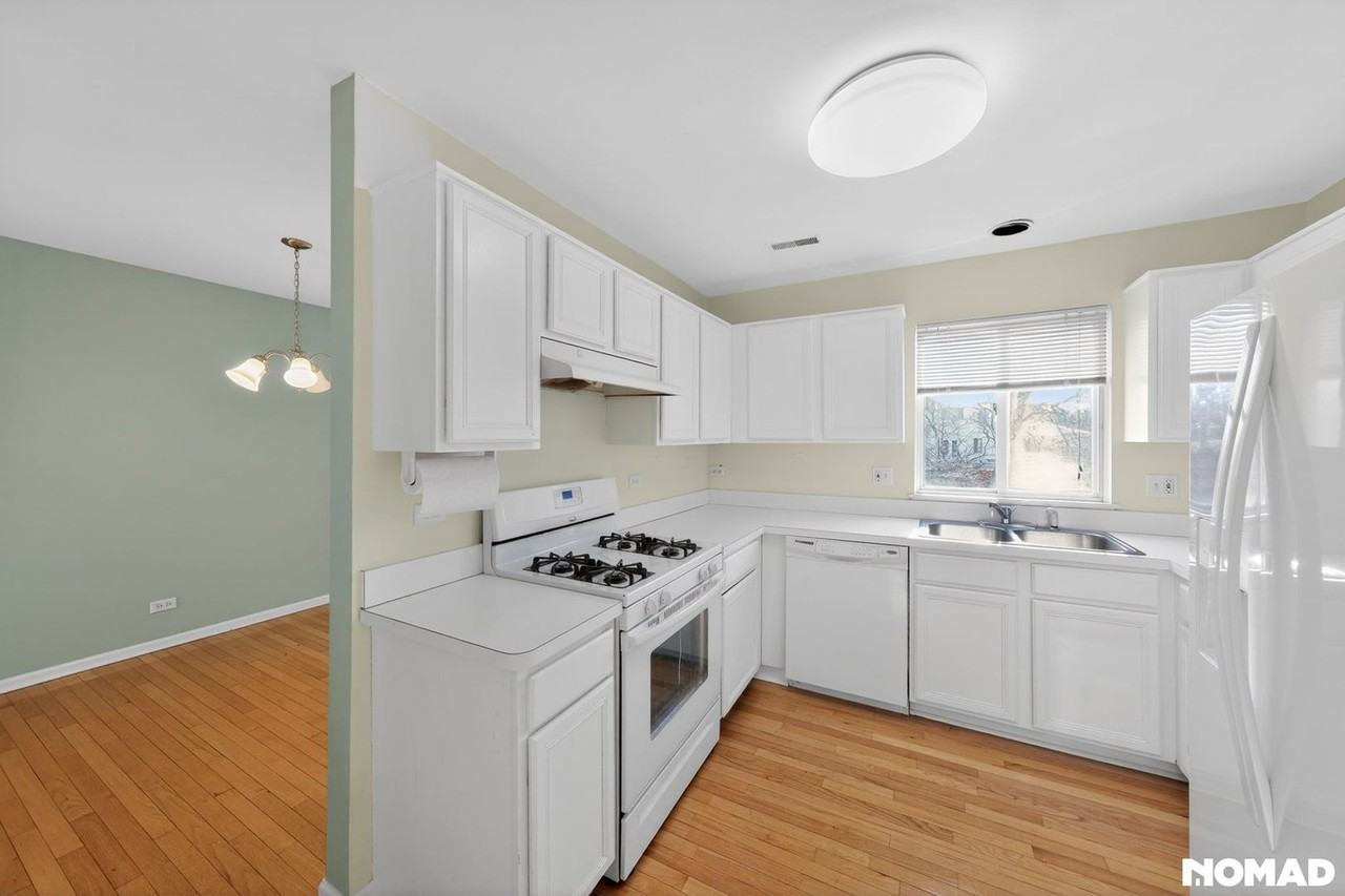 992 S Darla Ct - Photo 3 of 16