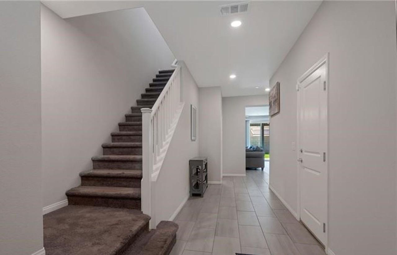 372 Soubrette Court - Photo 2 of 28