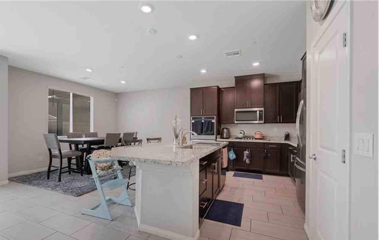 372 Soubrette Court - Photo 3 of 28