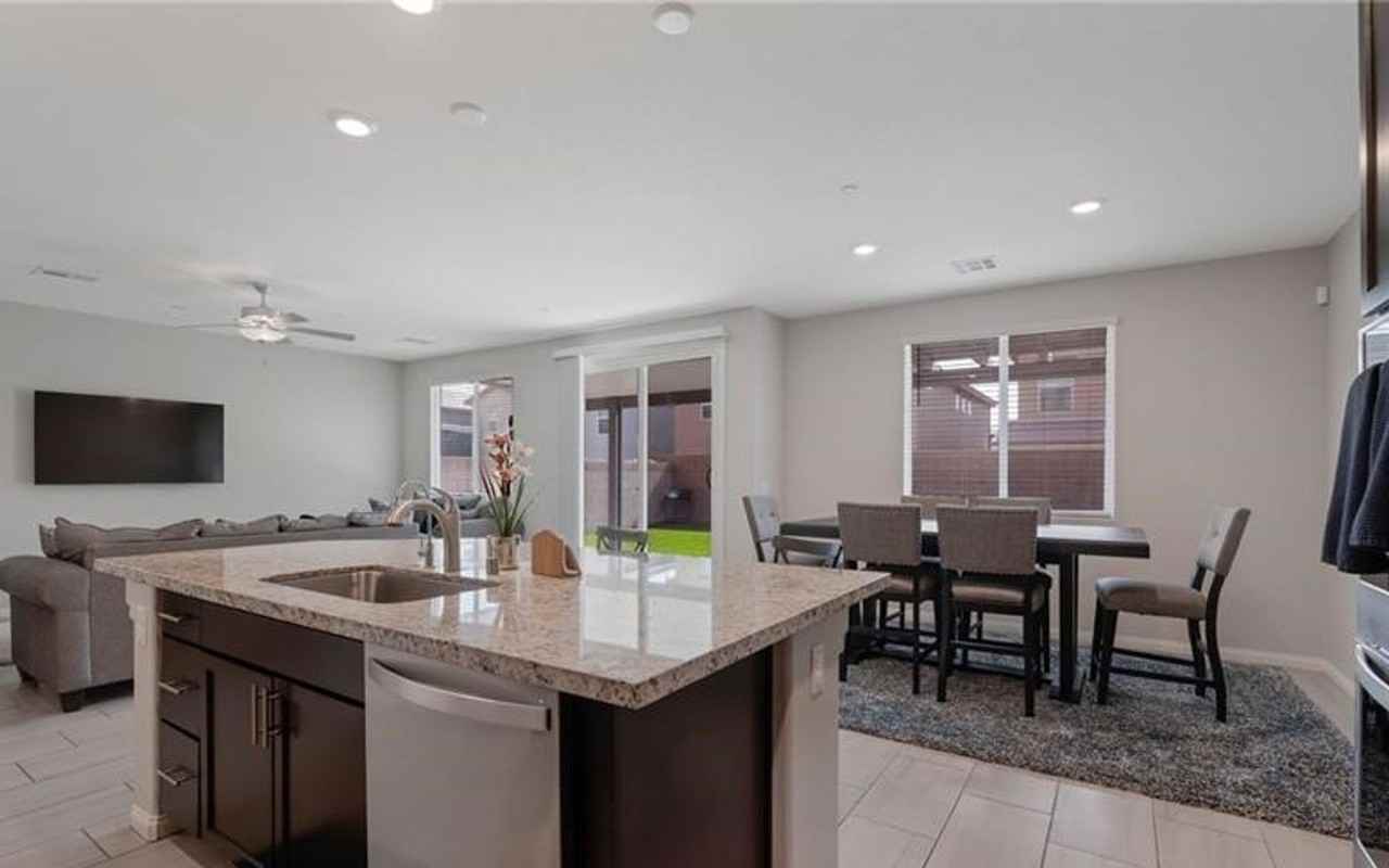 372 Soubrette Court - Photo 5 of 28