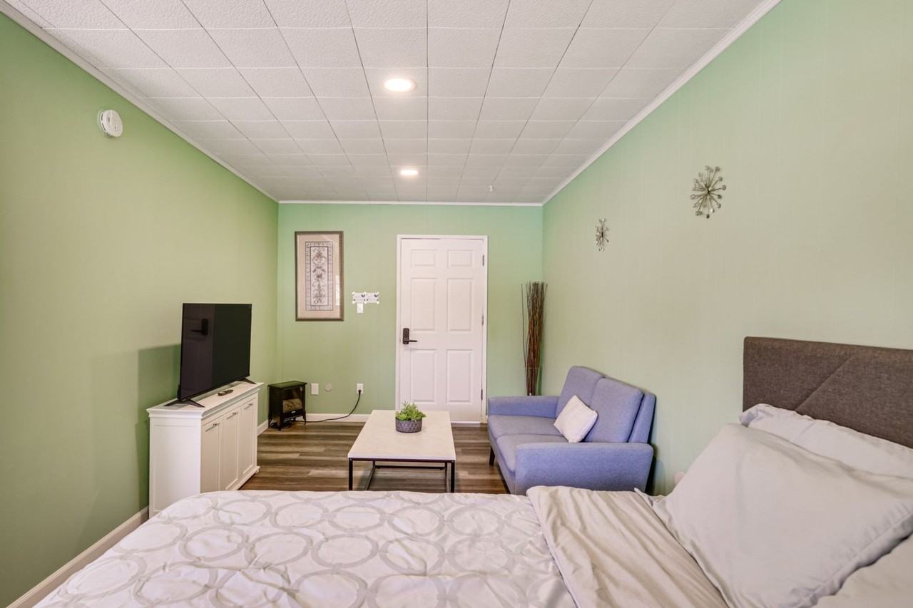 2854 Rhoades Rd - Photo 4 of 14