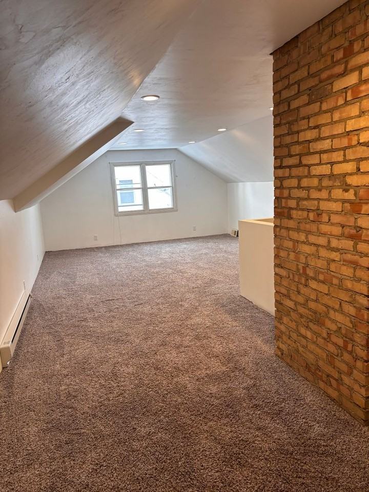 344 Lazarre Avenue - Photo 7 of 12