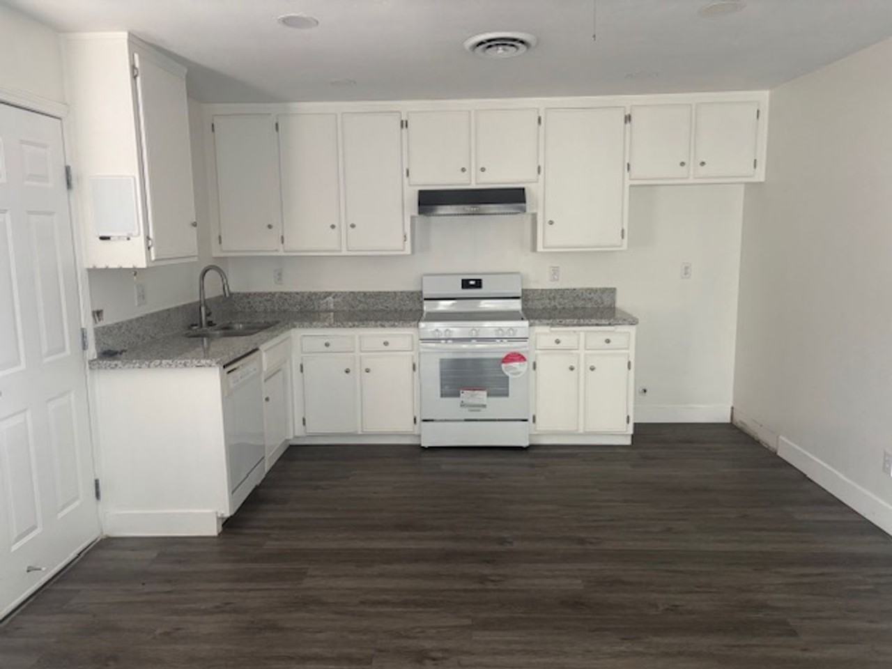 2816 Ashe Road - Photo 7 of 20