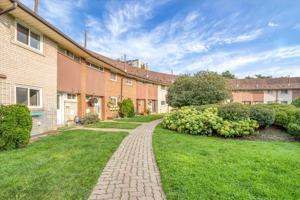 featured image of 8 Esterbrooke Avenue #10