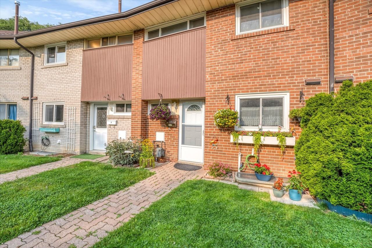 8 Esterbrooke Avenue #10 - Photo 3 of 43