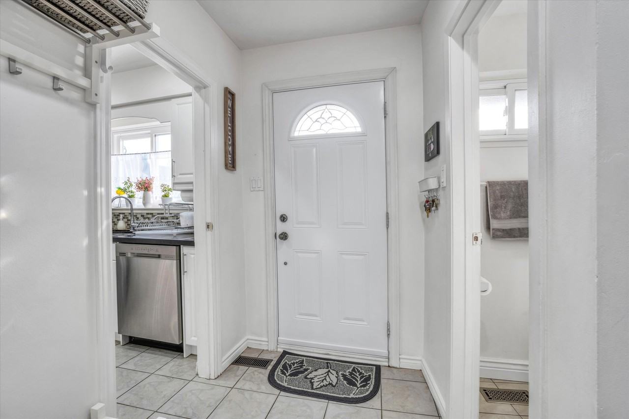 8 Esterbrooke Avenue #10 - Photo 6 of 43