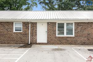 featured image of 702 Couch Street