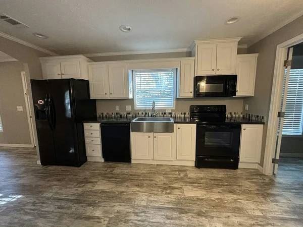 16 Glen Cove Court - Photo 2 of 32