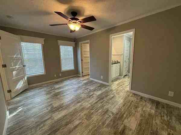 16 Glen Cove Court - Photo 6 of 32