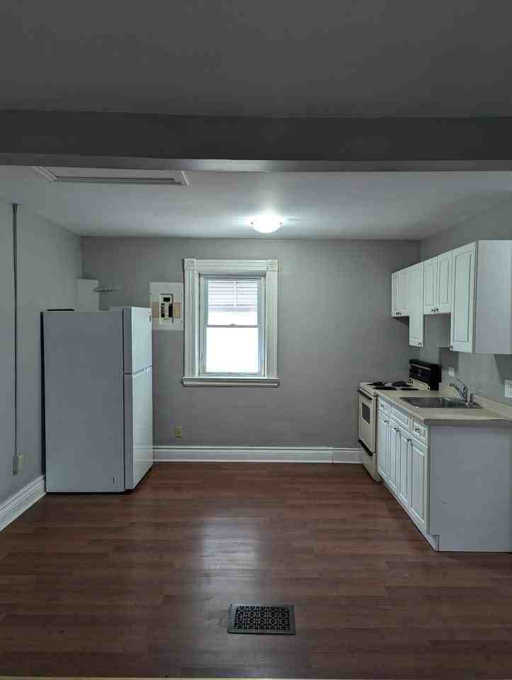 720 Queens Avenue #3 - Photo 2 of 5