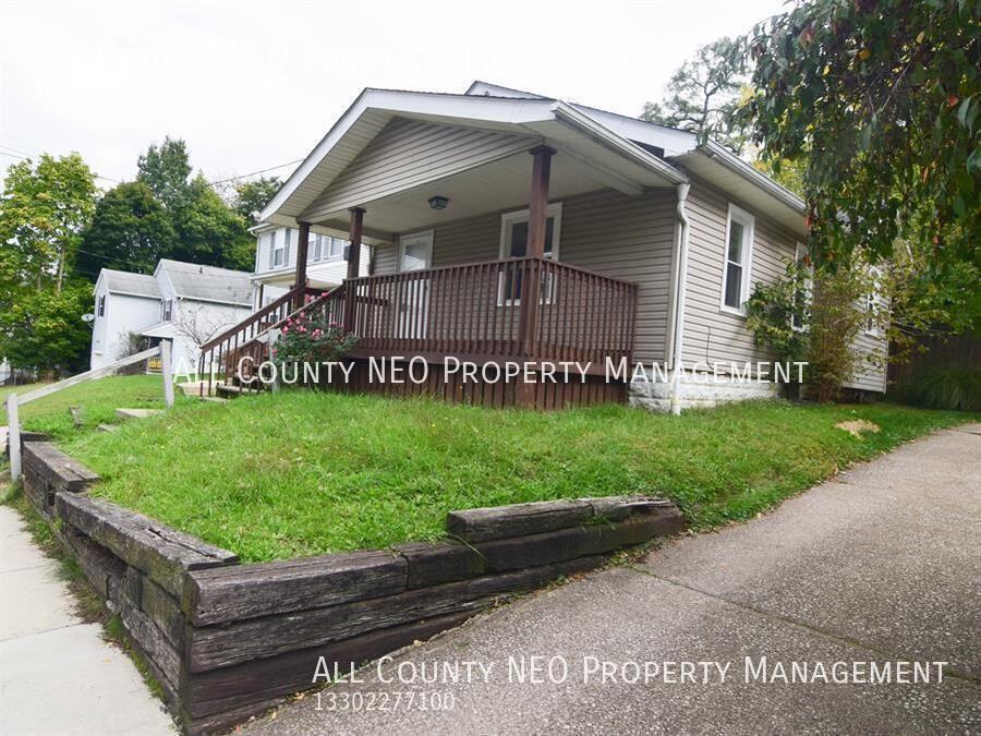 451 Lucy Street - Photo 2 of 15