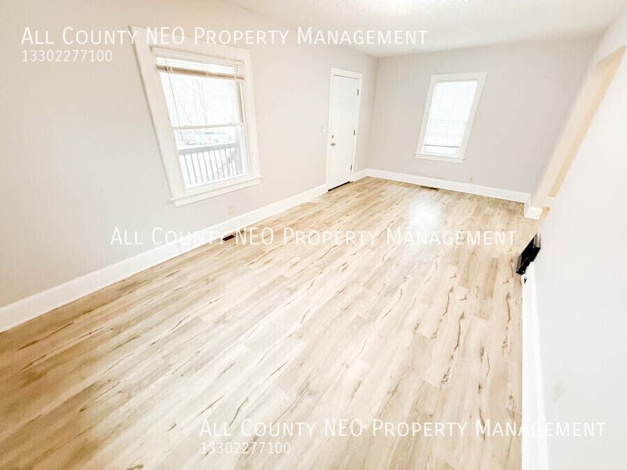 451 Lucy Street - Photo 4 of 15