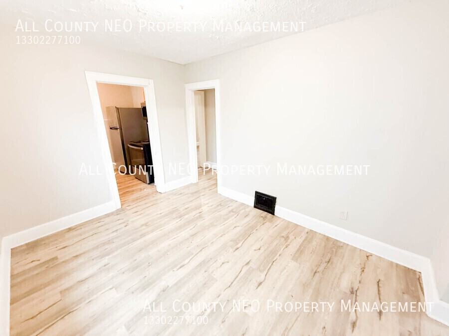 451 Lucy Street - Photo 6 of 15