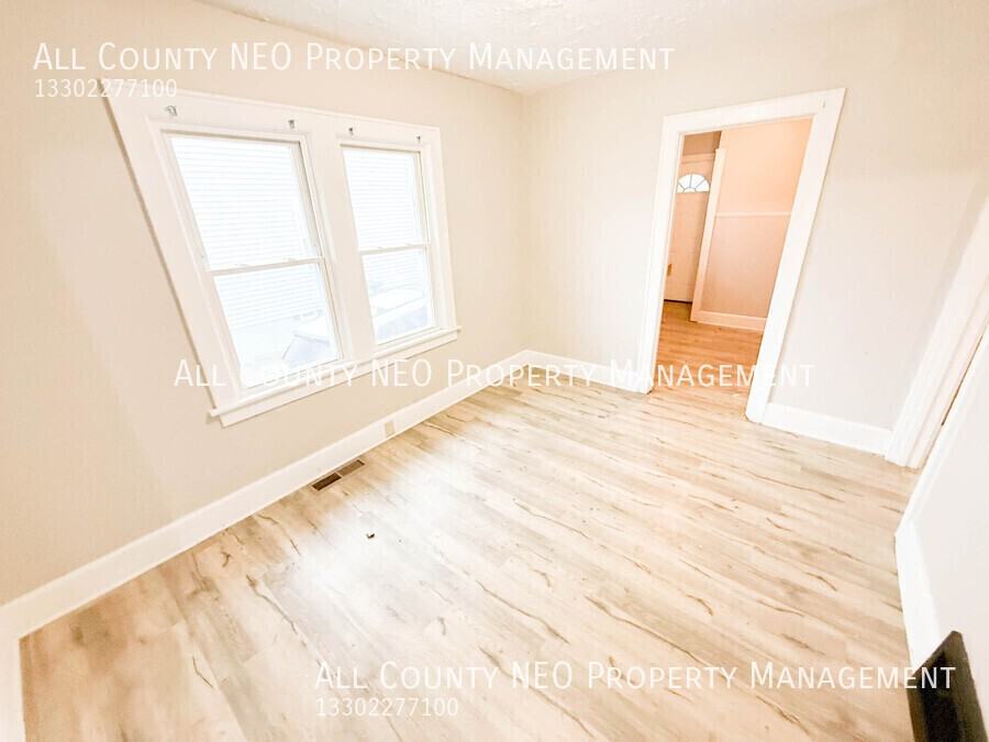 451 Lucy Street - Photo 7 of 15