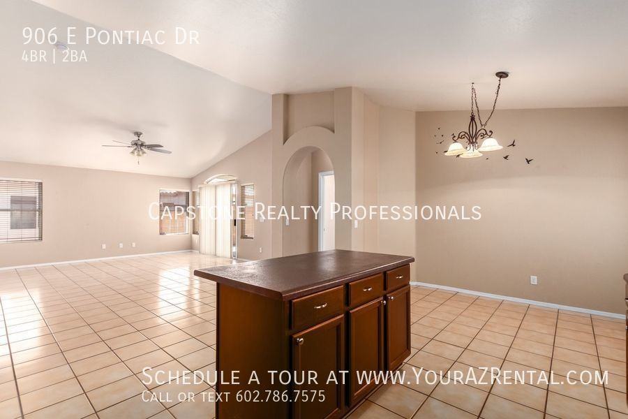 906 East Pontiac Drive - Photo 3 of 22