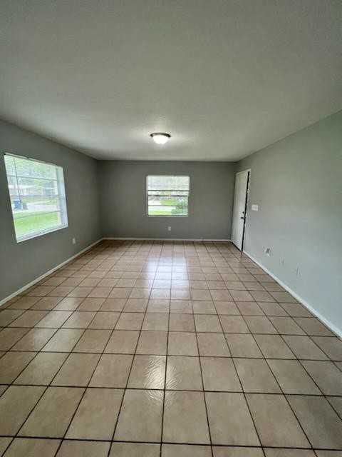 1412 21st Ave E - Photo 2 of 12