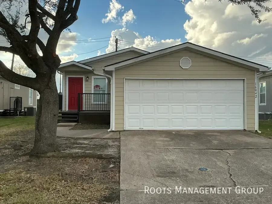 16042 Maladi Dr #16042M - Photo 2 of 23