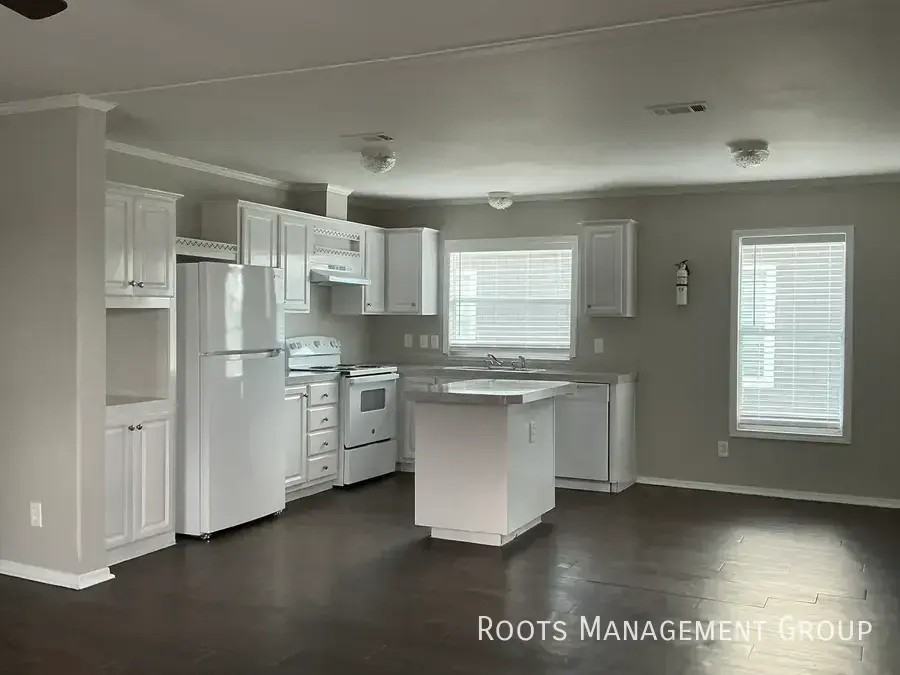 16042 Maladi Dr #16042M - Photo 3 of 23